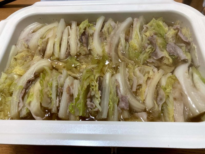 BRUNO コンパクトホットプレートセラミックコート深鍋で作った豚バラ白菜ミルフィーユ鍋