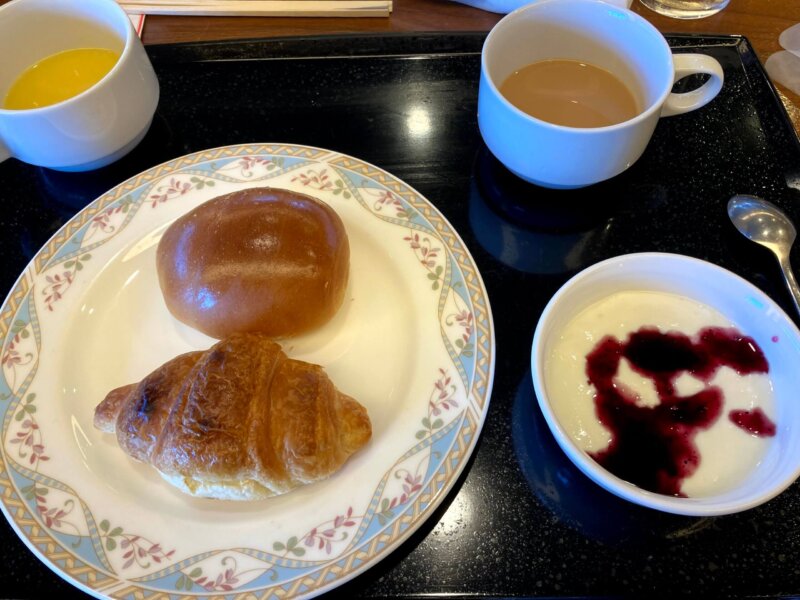 『鳴子ホテル』朝食バイキングの取って来たお料理（洋食）
