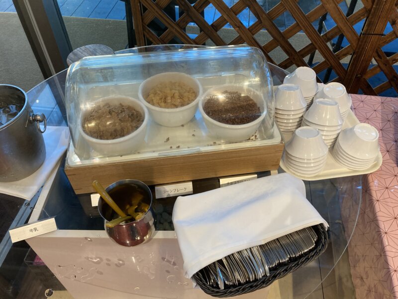 別府温泉杉乃井ホテル　Seeds（シーズ）朝食バイキングのコーンフレークコーナー