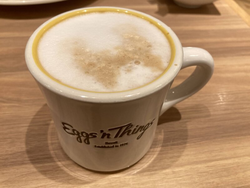 『エッグスンシングス仙台店』のカフェラテ