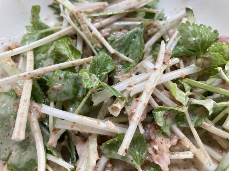『JRフルーツパーク 仙台あらはま』の『あらはまマルシェ』ホワイトセロリで作ったサラダ