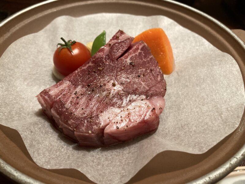 『作並温泉 湯の原ホテル』夕食の山形牛の陶板ステーキ