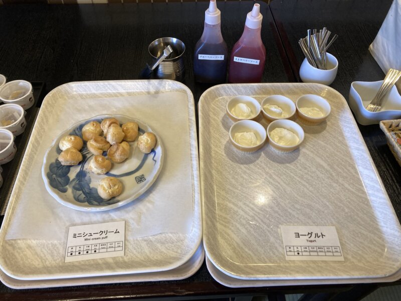 『おおみや旅館』の朝食フリーコーナーのデザート