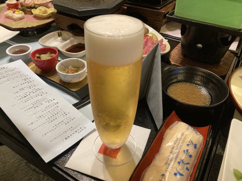 『おおみや旅館』の夕食生ビール