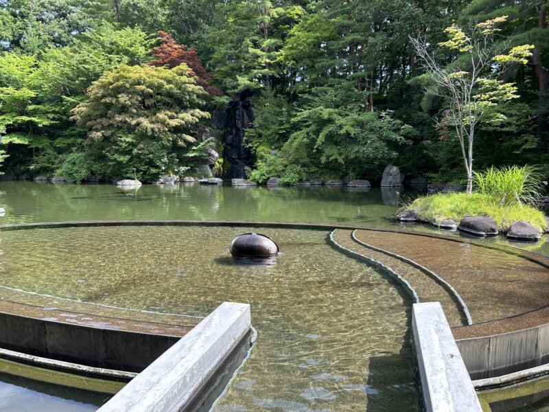 星野リゾート青森屋の温泉露天風呂『浮湯』