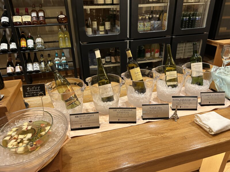 「蔵王の森」がつくる美と健康の温泉宿 ゆと森倶楽部 夕食の白ワイン