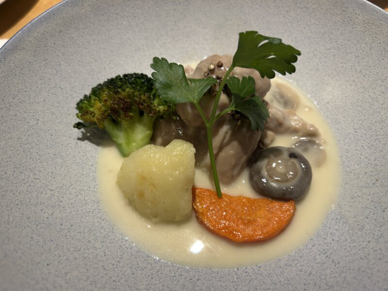 「蔵王の森」がつくる美と健康の温泉宿 ゆと森倶楽部 夕食の仔牛のブランケット