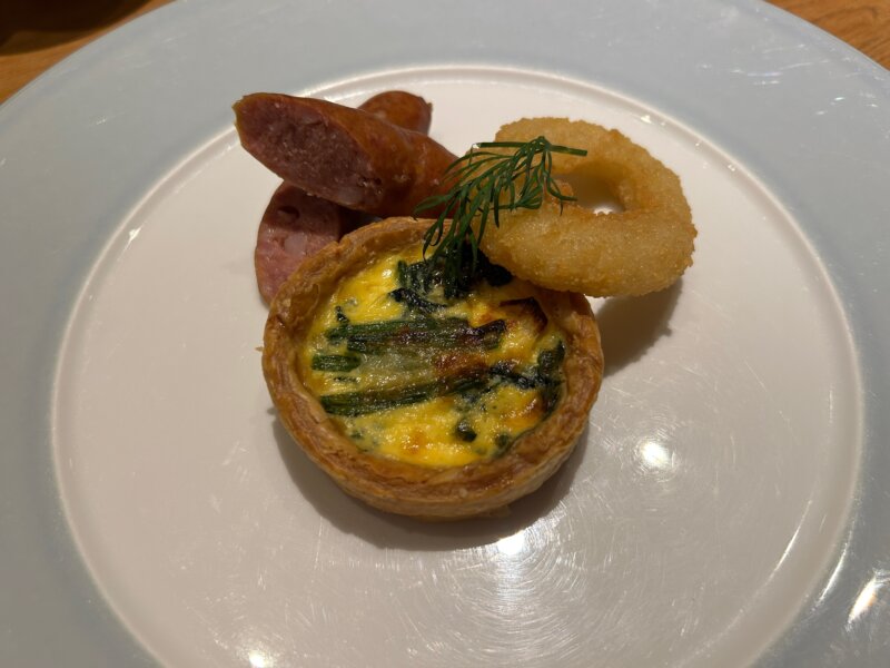 「蔵王の森」がつくる美と健康の温泉宿 ゆと森倶楽部 夕食のキッシュパイ