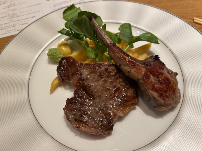 「蔵王の森」がつくる美と健康の温泉宿 ゆと森倶楽部 夕食の蔵王牛ステーキと子羊のポワレ