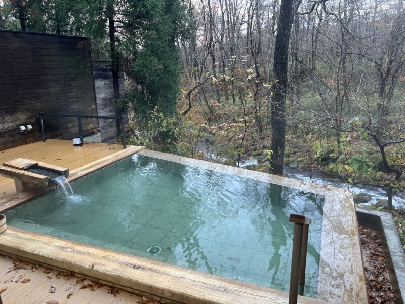 「蔵王の森」がつくる美と健康の温泉宿　ゆと森倶楽部　川の湯「しかく」