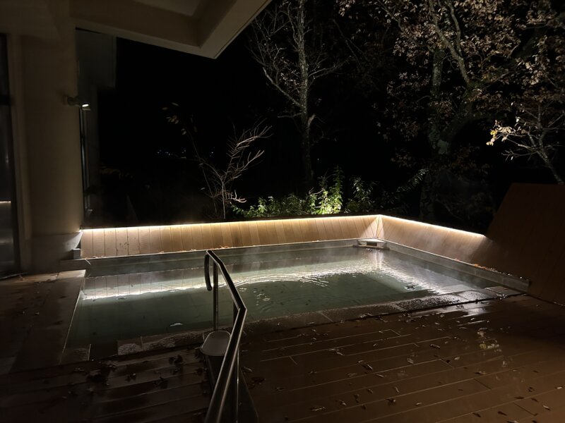 「蔵王の森」がつくる美と健康の温泉宿　ゆと森倶楽部　大浴場露天風呂