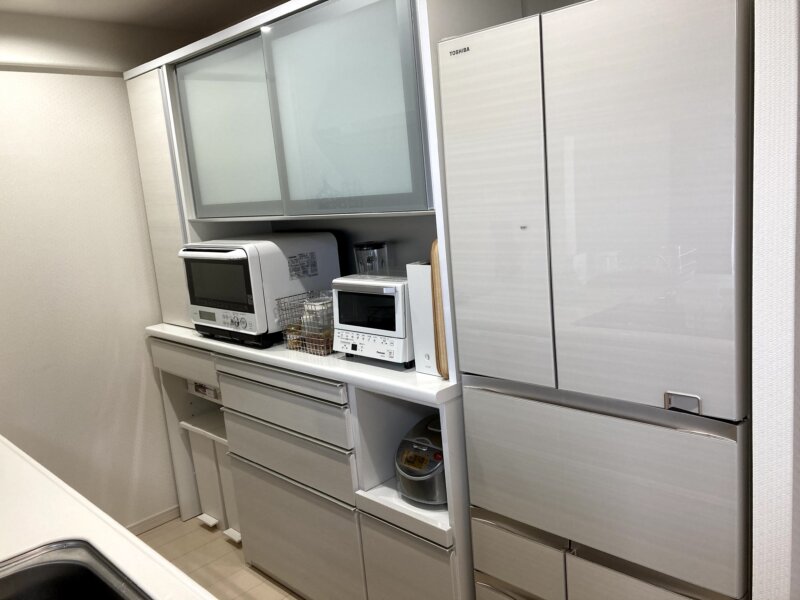 旧居で使用していたお気に入り松田家具の巨大なカップボード