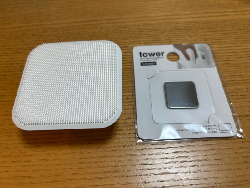 山崎実業towerマグネットサニタリーシリコーンスポンジ（フィルムシートマグネット用ベースがセットのもの）