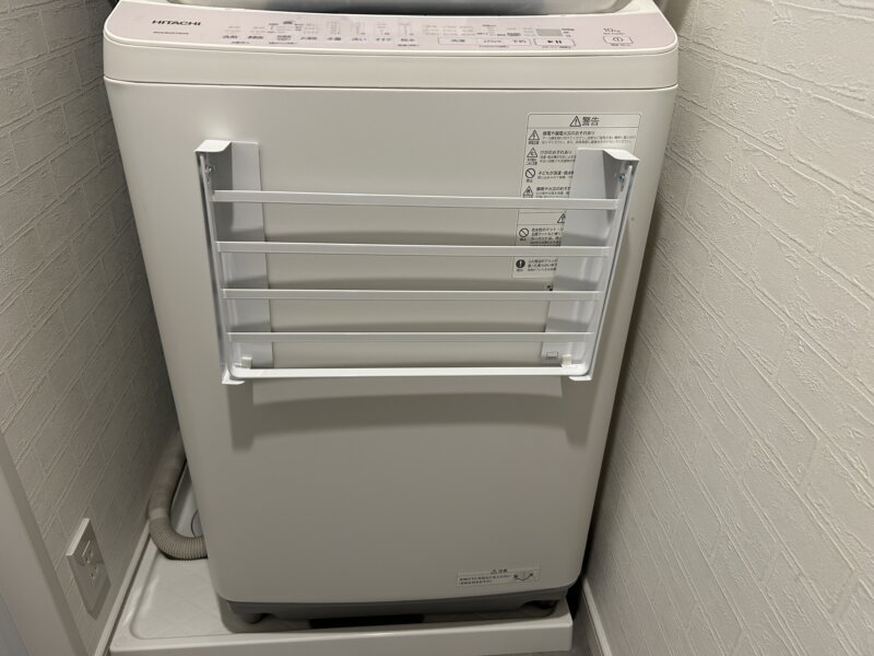 省スペースで便利なtower洗濯機横折り畳みマグネット棚を畳んだところ