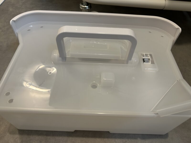 アイリスオーヤマ サーキュレーター衣類乾燥除湿器 8L（型番：KIJDC-N80）のタンク