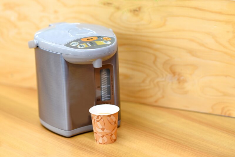 ティファールの瞬間湯沸かしケトル「ヴィテス 2.0L」購入前に使っていた普通の電気ポットのイメージ