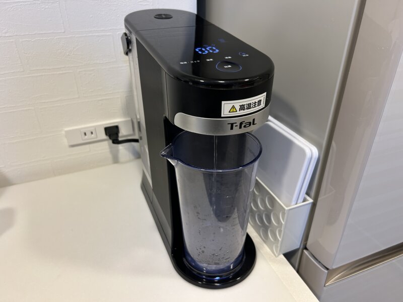 ティファールの瞬間湯沸かしケトル「ヴィテス 2.0L」のクエン酸洗浄を実際にやっているところ